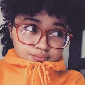 Meet your Posher, Lea